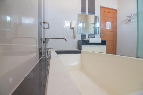 RedDoorz near Jatinangor Town Square in Cibiru