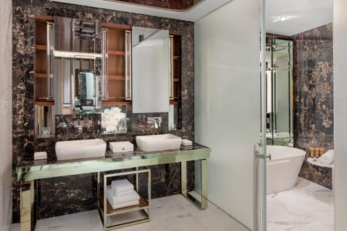 Paramount Hotel Dubai - image 14