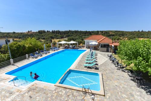 Ionis Hotel - image 4
