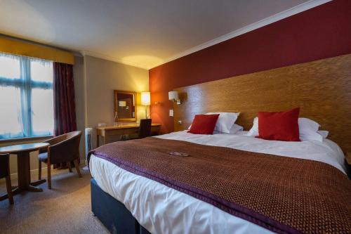 Bridge Hotel - main image