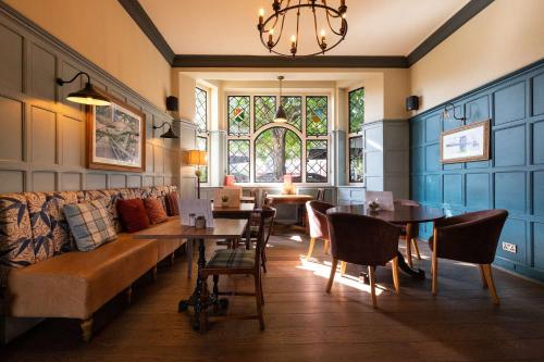 Bridge Hotel - image 8