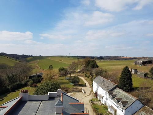 222214126 Great Trethew Manor Hotel & Self Catering Lodges