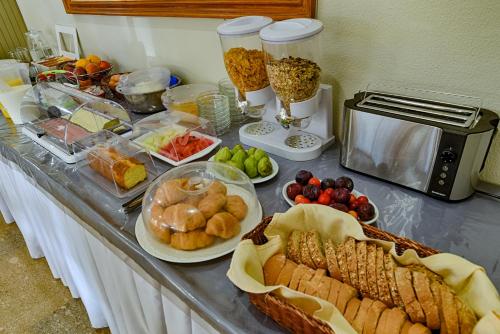 Ionis Hotel - image 8