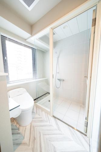 Twin Room with Shower - Non-Smoking