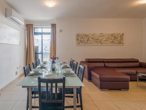 Seashells 2 Bedroom Apartments with terrace, just off the Bugibba promenade - by Getwaysmalta 3