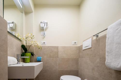 Duomo Apartments - image 5