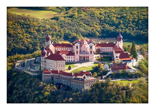 المنظر الخارجي, Gästehaus Benediktinerstift Göttweig - Bed & Breakfast Monastery (Gastehaus Benediktinerstift Gottweig - Bed & Breakfast Monastery) in Furth bei Gottweig