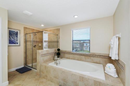 Beautifully decorated 6 beds at Champions Gate - image 4