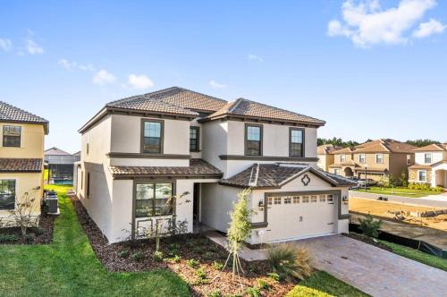 Beautifully decorated 6 beds at Champions Gate - image 5