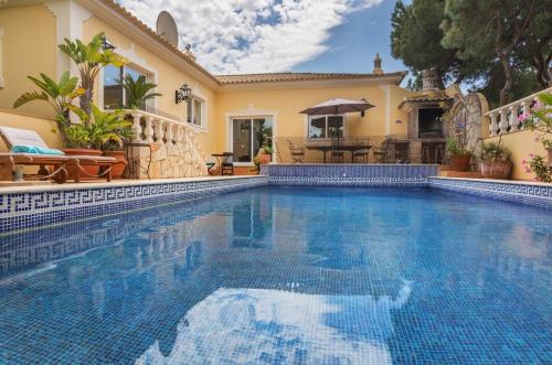  villa sunshine apartment in Almancil