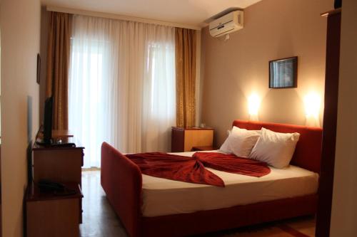 1 queen bed
