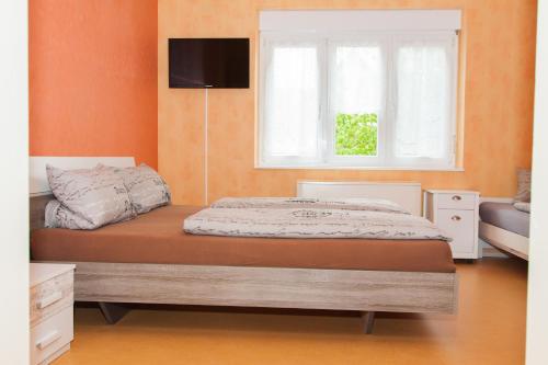 Exterior view of Romantica