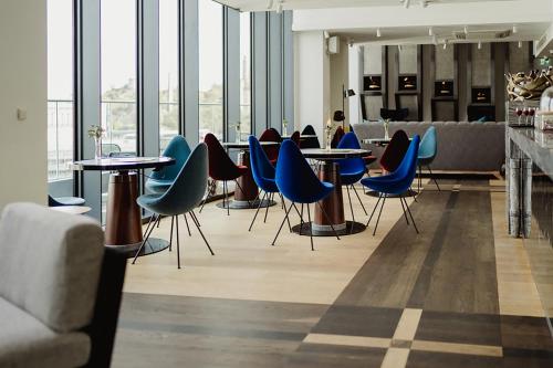 Market Street hotel - image 14