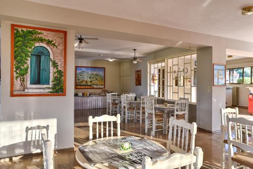 Ionis Hotel - image 12