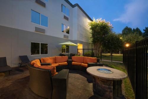 วินเกท บาย วินด์แฮม เฟลตเชอร์ แอท แอชวิลล์แอร์พอร์ต (Wingate by Wyndham Fletcher at Asheville Airport) in เฟลตเชอร์ (NC)