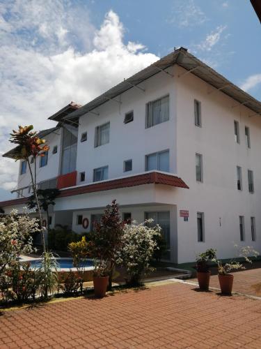 Buitenkant, Hotel Yurak in Archidona