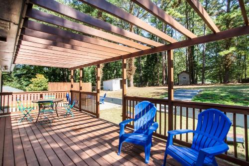 Lavish Living - 8 mins from Braves Stadium w/King in سميرنا