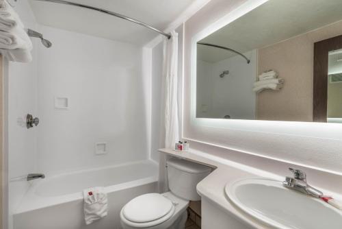 Howard Johnson By Wyndham Albuquerque Midtown Photo 19