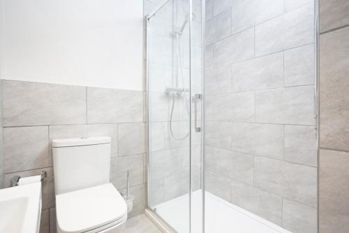 Boat House - image 4