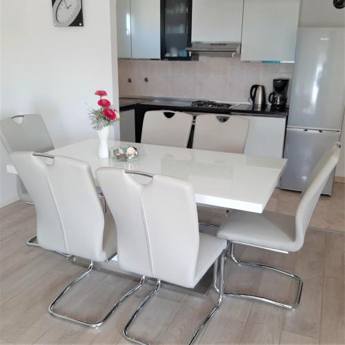 ApartmentsNika with private pool