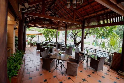 Restaurant, Grand Hotel Vung Tau near Lam Son Stadium