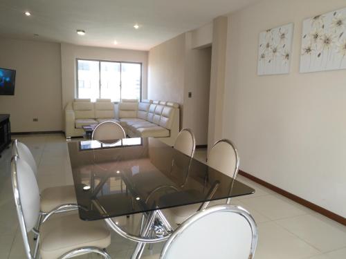 Hostal Costa De Marfil Suites & Apartamentos in Cochabamba