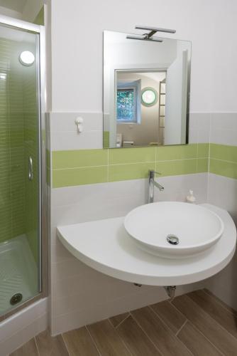 Bed&BikeRome Rooms - image 10