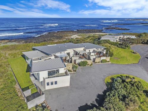 Hearns Beachside Villa 4, Port Fairy