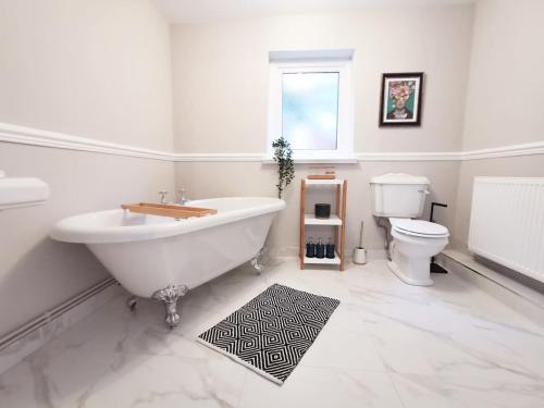 Badkamer, Railway Street by Switchback Stays in Splott