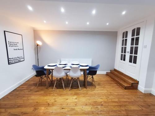 Railway Street by Switchback Stays - Apartment - Cardiff