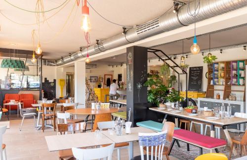 Restaurante, greet hotel Beaune in Beaune