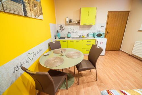 Cocina, Lux Living Apartments BUDIČ near Terme Čatež (Lux Living Apartments BUDIC near Terme Catez) in Dobrna
