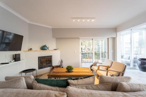 FLH Cascais Spacious Apartment with Balcony in Marinha