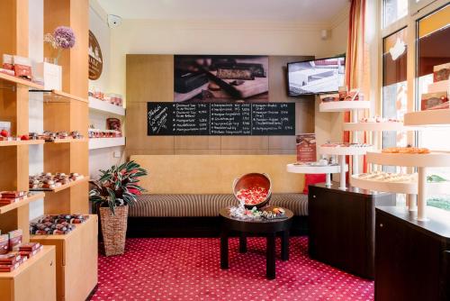 Hotel am Jungfernstieg - image 11
