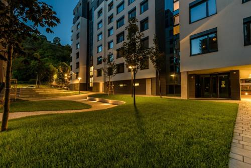 Bratislava center, river front, private parking included, Bratislava (photo 4)