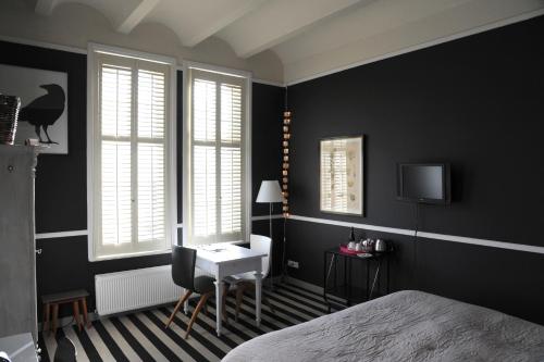 Double room, shower