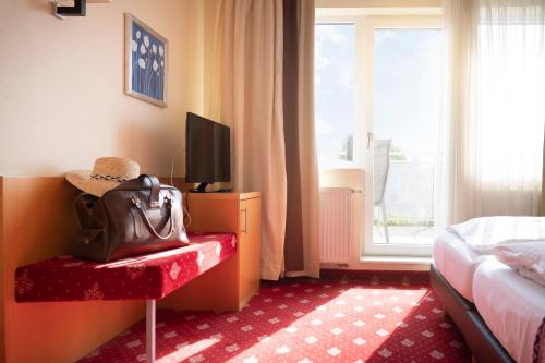 Hotel am Jungfernstieg - image 3