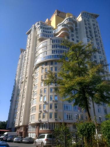 Французькии бульвар 22, клиника Филатова, университет