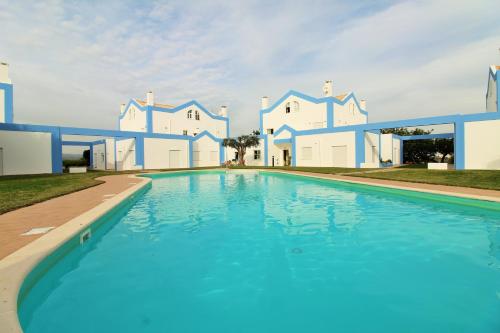  Symphony in Blue Villa, Unterkunft in Tavira