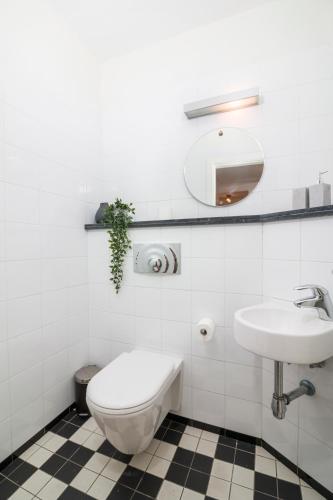 Design Attic Apartment FREE Parking - main image