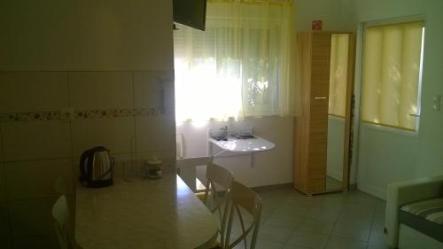 บริการและสิ่งอำนวยความสะดวก, Apartman Renata in โอมิส