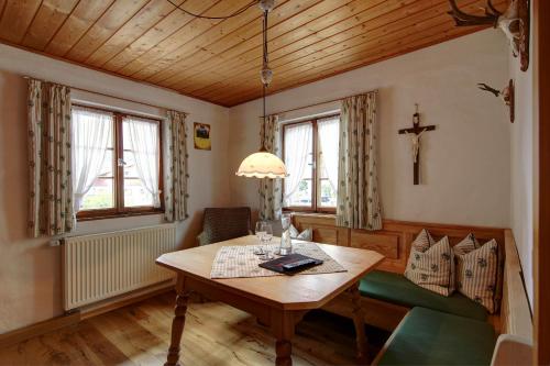 Zum Kirchenbauer 4