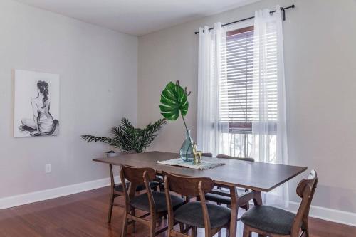 Suite + Gym + Central Location - main image