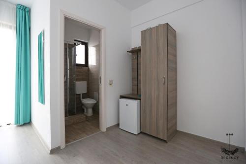 Double Room with Balcony image 10