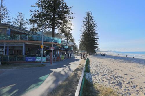 Pacific Regis Beachfront Holiday Apartments