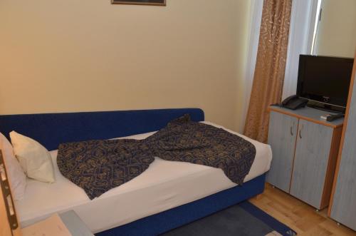 1 twin bed