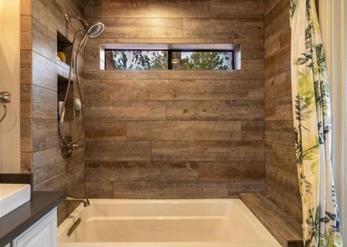 Hide-A-Wild With Spa and Views - image 6