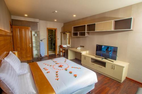 One-Bedroom Apartment image 8