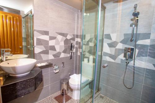 Deluxe Double or Twin Room image 2