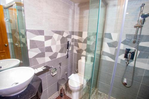 Deluxe Double or Twin Room image 3